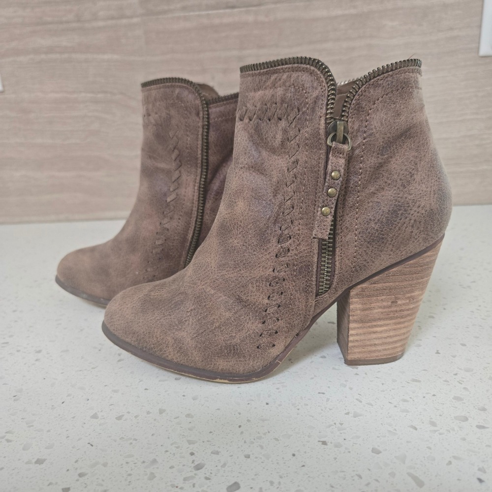 Daisy Fuentes Boots Womens 8 Caroline Brown Distressed Ankle Block Heel Stitch - Picture 10 of 10